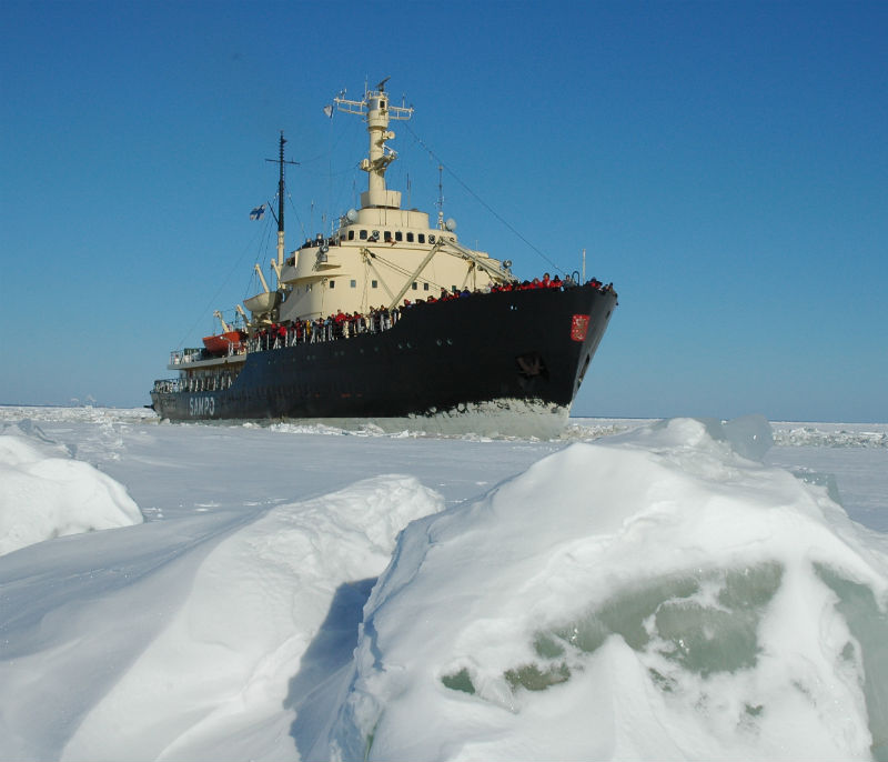 Icebreaker-cruise-Sampo-Arctic-Tour-Taxari-Travel-Lapland