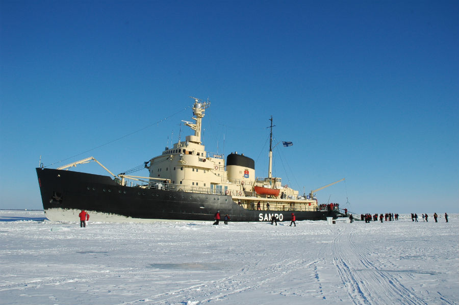 Arctic day at sea with Sampo cruise - Taxari Travel Agency Lapland