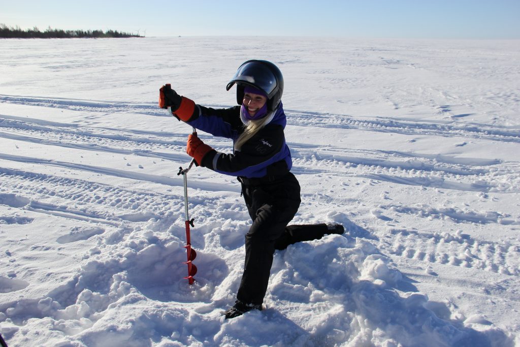 Icefishing-tour-winter-activities-Kemi-Taxari-Travel-Lapland-05