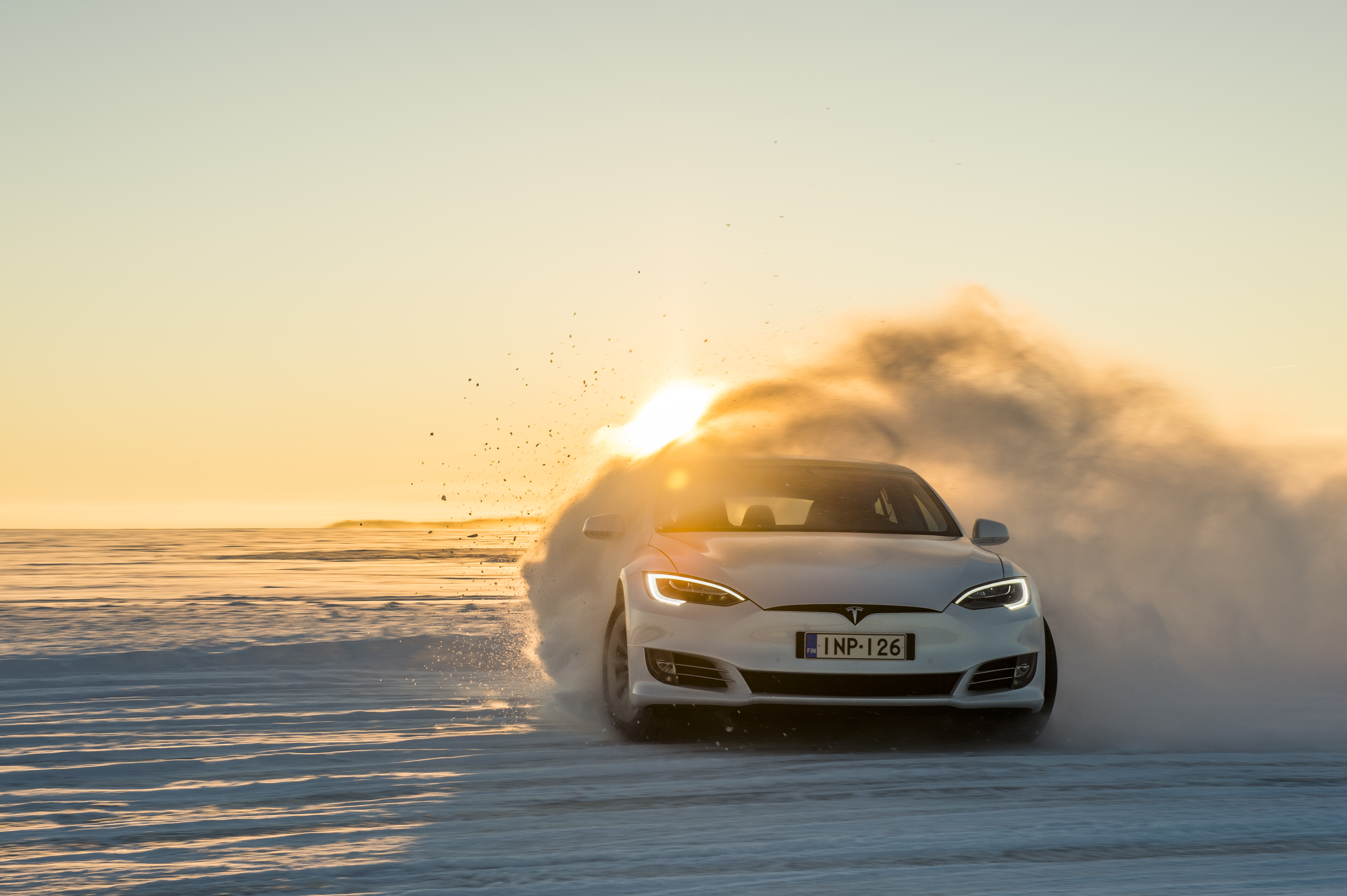 Tesla drive. Tesla Winter. Тесла гонка. Гонка Тесла зимой. Black Tesla Winter.